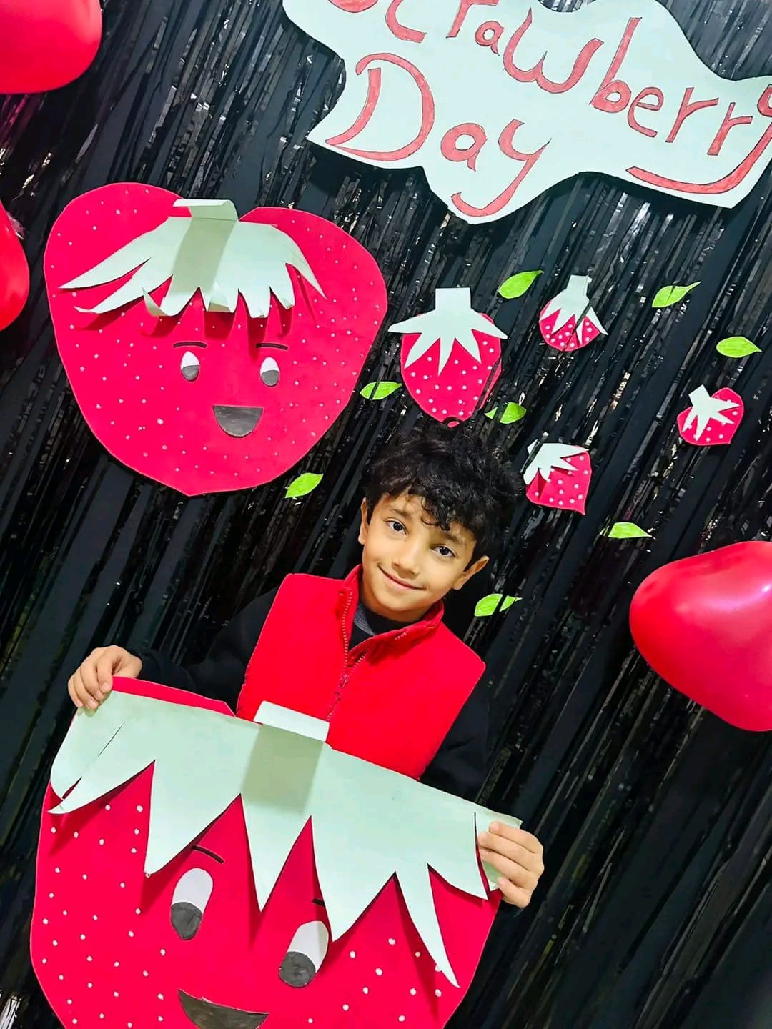 صور حفلة الفراولة للأطفال في أكاديمية أبطال المستقبل